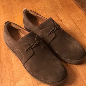 Clark’s women’s suede shoes size 91/2